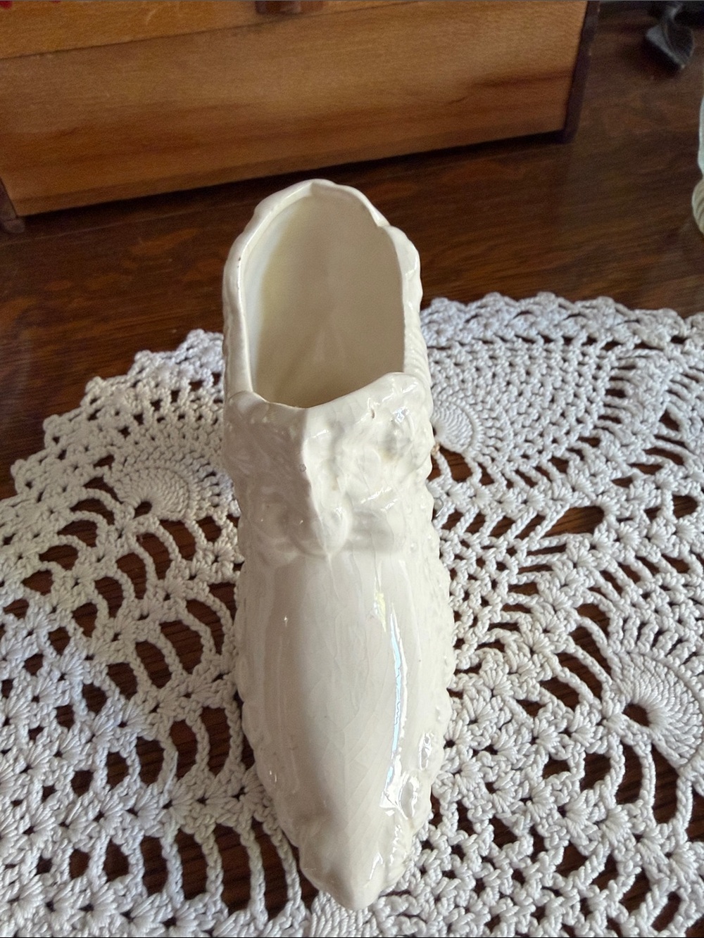 Cream Decorative Women's Heeled Shoe Figurine - Elegant Ceramic Accent - Picture 3 of 6